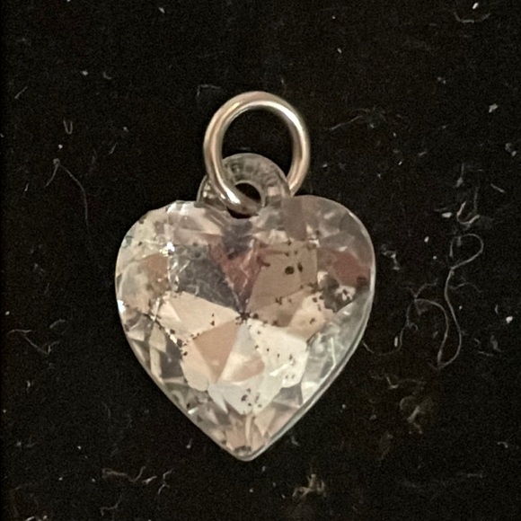0.5” heart shaped clear crystal charm pendant with jump hoop - Picture 1 of 11